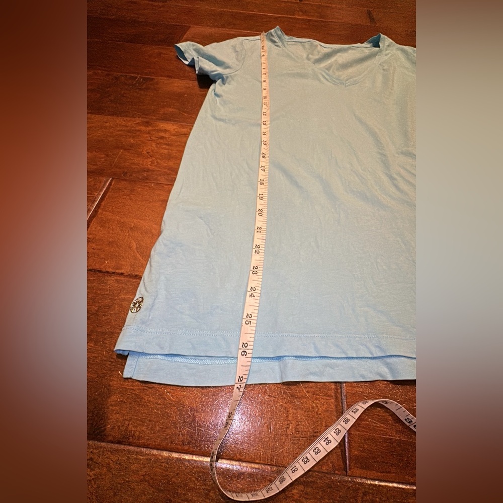 Lilly Pulitzer Medium Turquoise Blue V Neck Tee Top - Picture 5 of 5